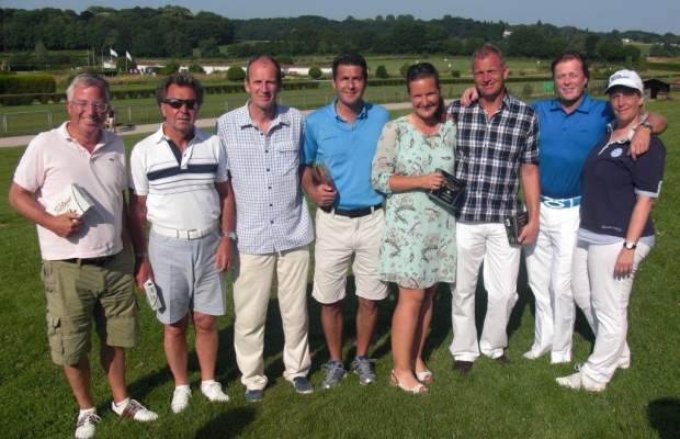 Vier Teams, vier Sieger (v.l.): Claus Pattberg und Wolfgang Lalakakis (Clubmeister Netto Herrenteams), Thomas Hergesell und Helmut Rosbach (Vierer-Clubmeister), Simone Zwicker-Fuchs und Stefan Zwicker (Platz 2 Vierer Clubmeisterschaft), Holger Kersten und Sandra Ottens (Clubmeister Netto gemischte Teams)